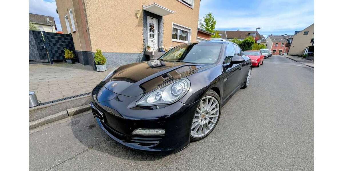Porsche Panamera 269.980 km 18.850 &euro; Köln 51145