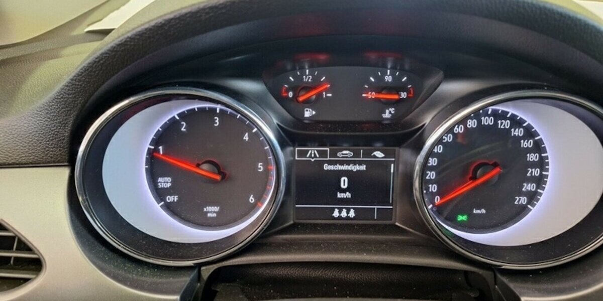 Opel Astra Klima Navi Temp CarPlay 1.Hd 28.000 km !!! 28.000 km 13.250 &euro; Erftstadt 50374