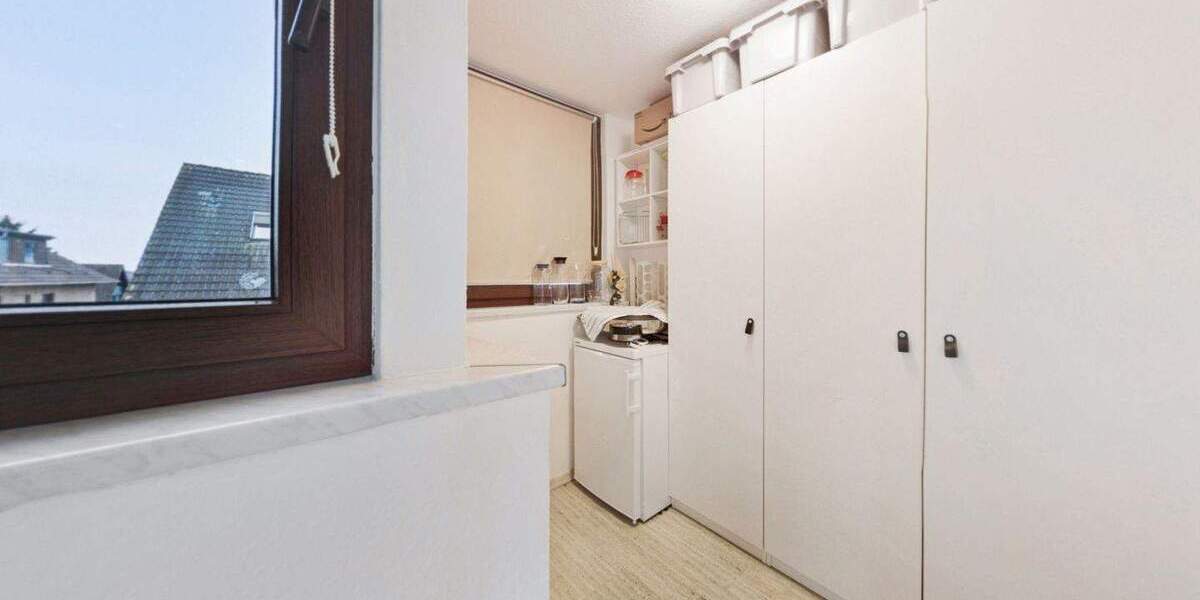 Familien sind hier willkommen! Gepflegte Wohnung mit Balkon in Rösrath 3 zimmer