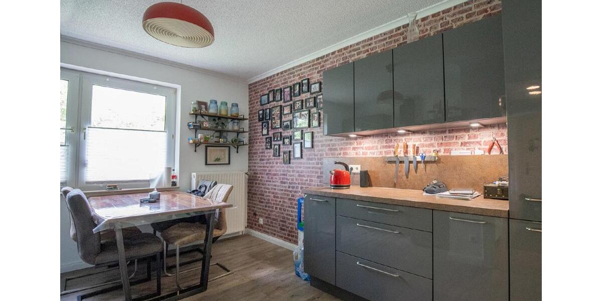 Vollmöblierte 2-Zimmer-Wohnung mit Balkon in zentraler Lage von Neuss-Furth 2 zimmer