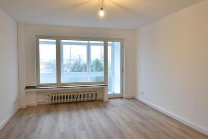 RENOVIERT! Apartment mit Balkon & Wintergarten zu vermieten 1 zimmer