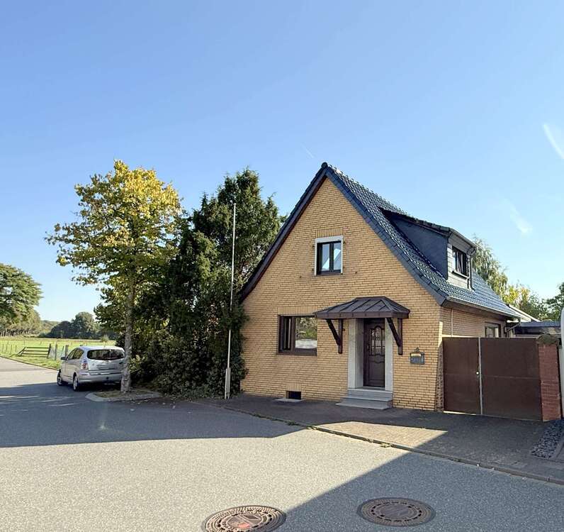 Haus zum Kaufen in Dormagen 465.000 € 124 m² 4 zimmer