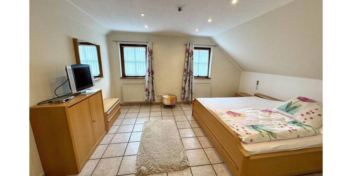 Großes Einfamilienhaus mit Einliegerwohnung in Leverkusen - Quettingen 6 zimmer