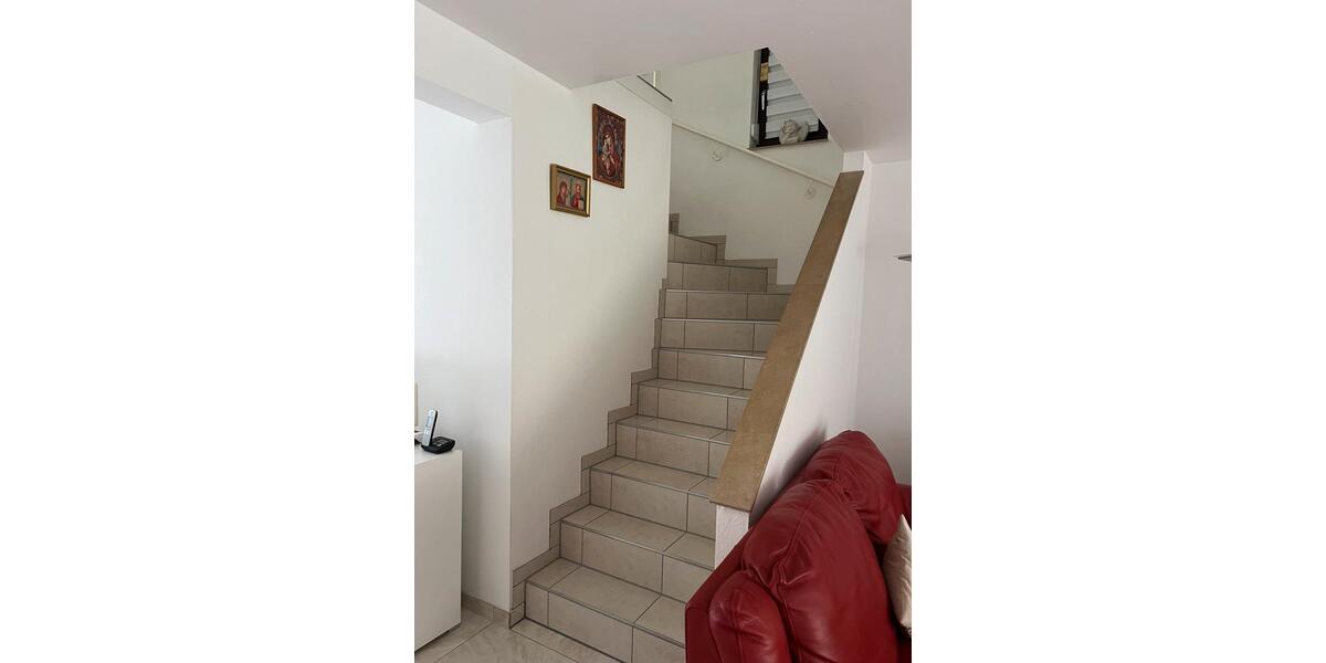 Charmantes 5-Zimmer-Haus mit Garten, Sauna & Doppelgarage 5 zimmer