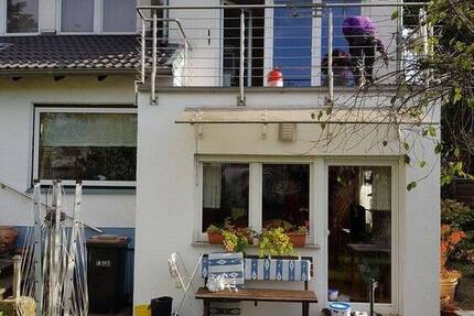 Zweifamilienrheieneckhaus mit 2 Eingängen in Köln Heimersdorf 5 zimmer