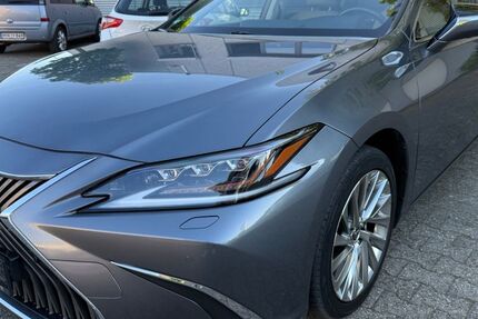 Lexus Andere 149.321 km 26.990 &euro; Köln 50767