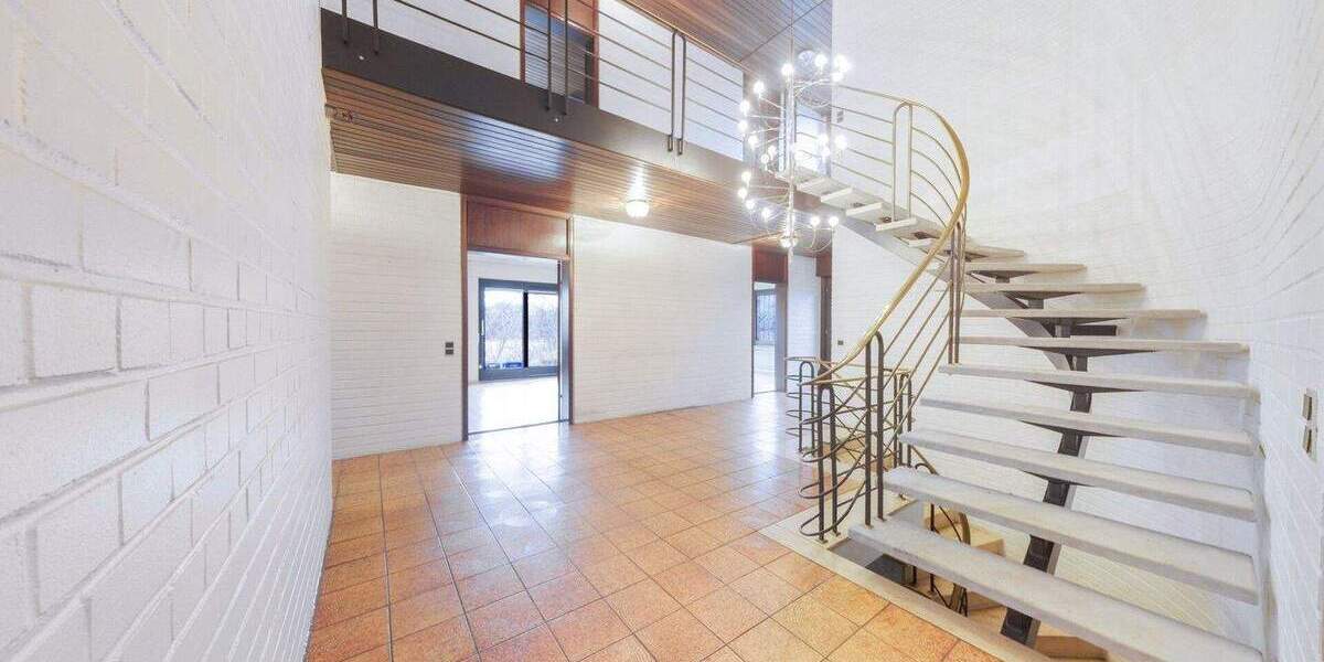 großzügiges, freistehendes Einfamilienhaus mit schönem Garten und Erftblick 6 zimmer