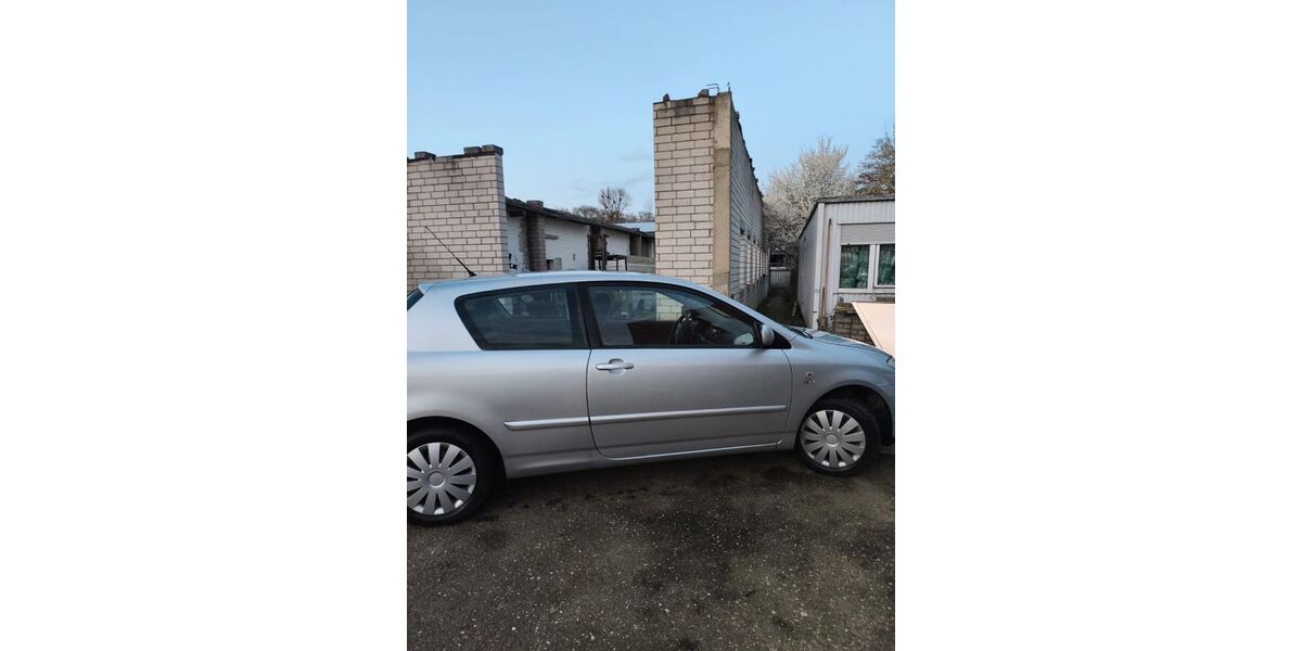 Toyota Corolla 210.000 km 1.950 &euro; Haan 42781