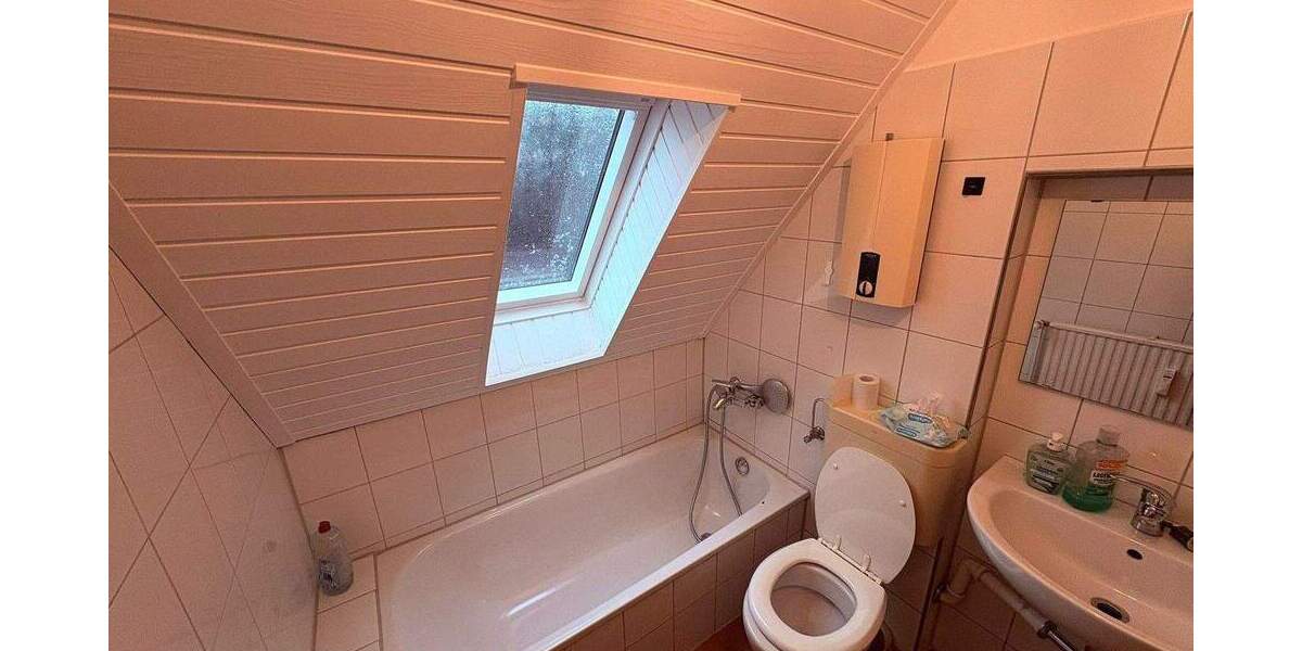 Etagenwohnung Leverkusen Lützenkirchen - 3 Zimmer, 50 m&sup2;, 590&euro; | Angebot:25281123