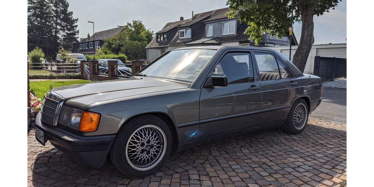 Mercedes-Benz 190 162.624 km 6.900 &euro; Düsseldorf 40627