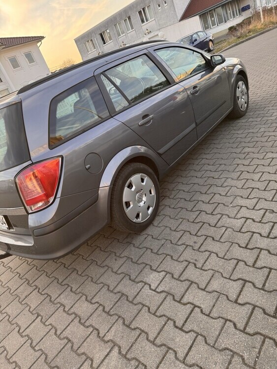 Opel Astra H 158.000 km 3.590 € Düsseldorf 40213