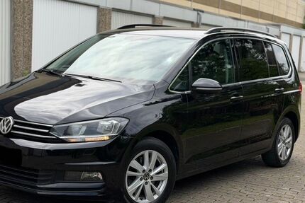 VW Touran 119.245 km 13.990 &euro; Neuss 41460