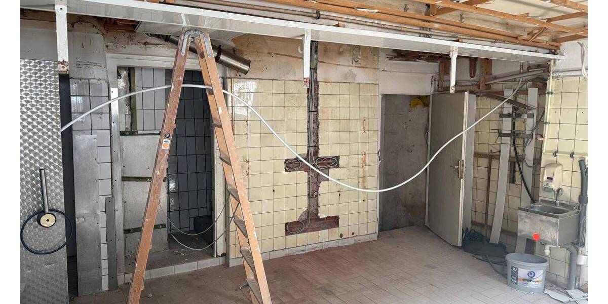 Ladenlokal auf der Brühler Straße - ehem. Metzgerei, ideal für Imbiss oder andere Konzepte 3 zimmer