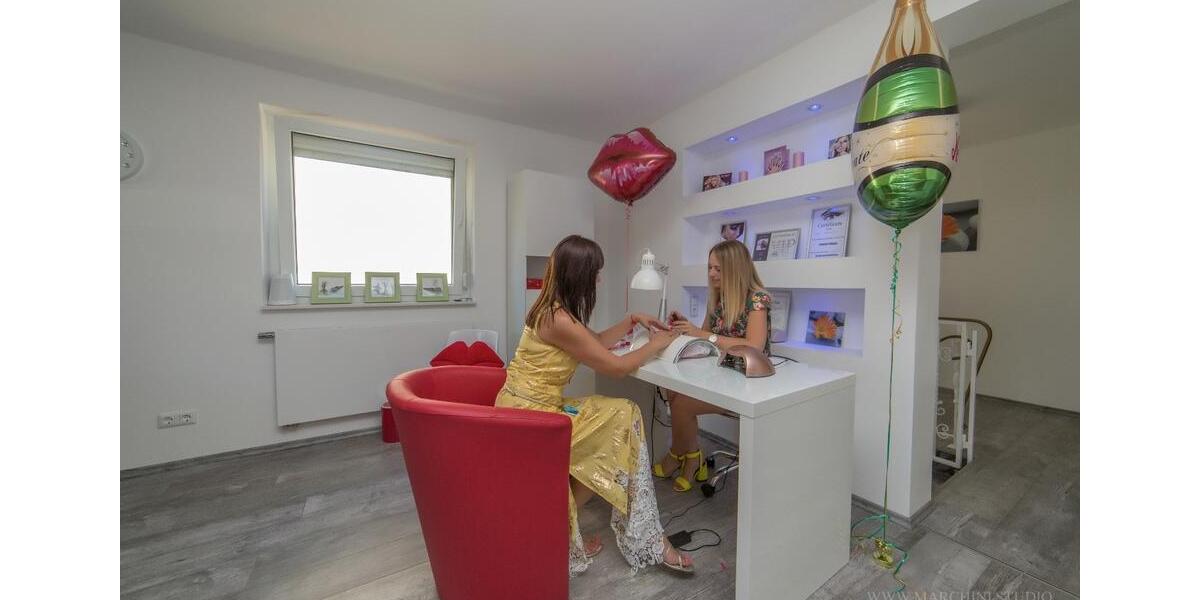 Massage, Fußpflege, Maniküre, Friseur oder Ähnliches zimmer