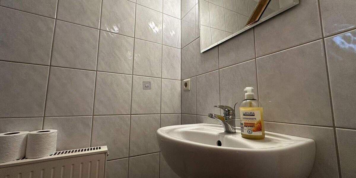 Möbliertes Reihenhaus mit Garten & Stellplatz in Köln Ossendorf zu vermieten! 4 zimmer