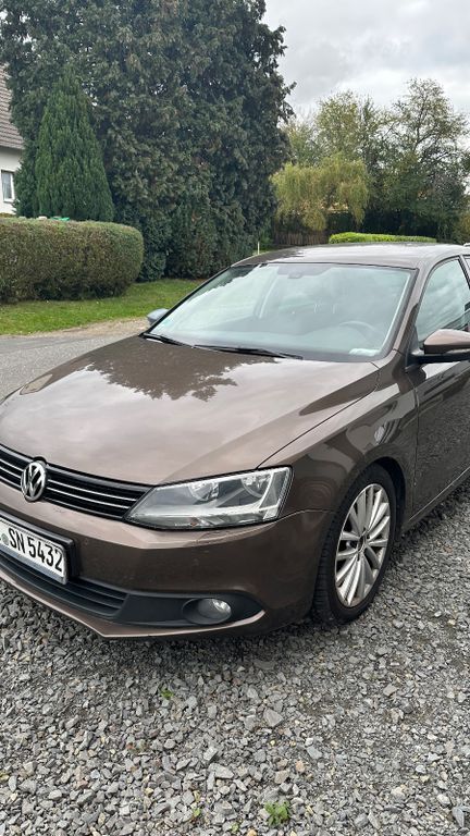 VW Jetta 285.183 km 4.150 € Köln 50667