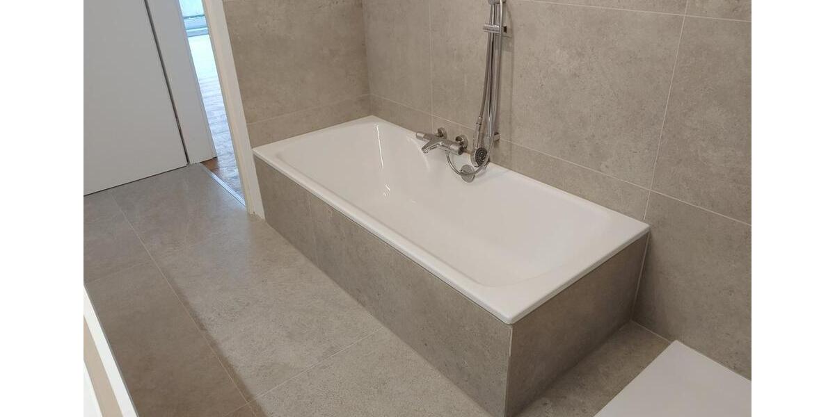 Bergheim Stadt, Souterrain Wohnung, 2 Zimmer Terrasse, Stellplatz 2 zimmer