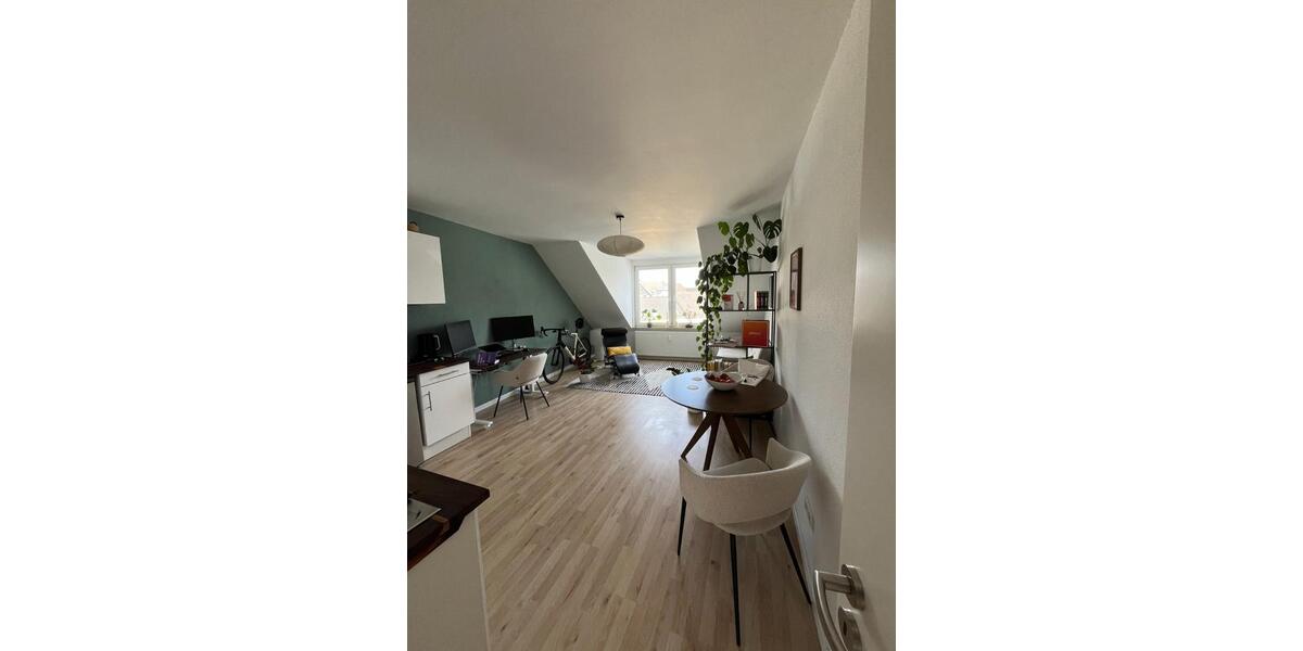 Dachgeschoßwohnung Düsseldorf Oberbilk - 2 Zimmer, 39 m&sup2;, 520&euro; | Angebot:25311078