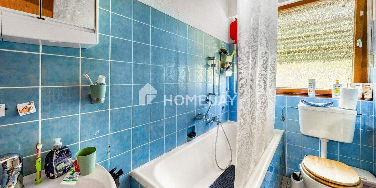 Mehrfamilienhaus mit Garten, Balkon und Raum für bis zu drei Wohnungen 8 zimmer