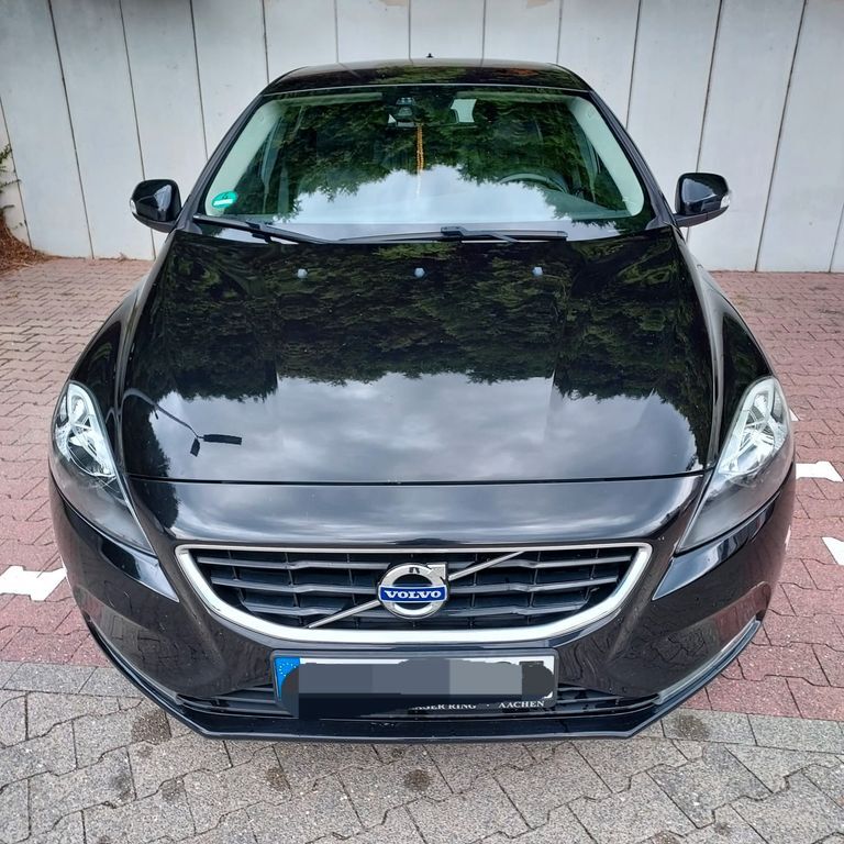 V40