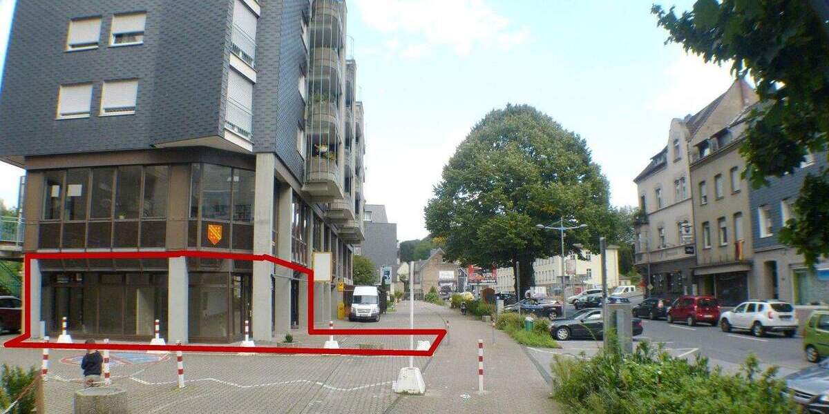 Ladenlokal in stark frequentierter Lage - Ausstellungs-Verkauf Praxis oder Büro zimmer