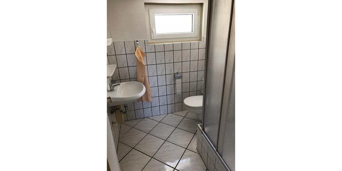 Möblierte 2 Zimmer Souterrainwohnung in Bergheim- Oberaußem 2 zimmer