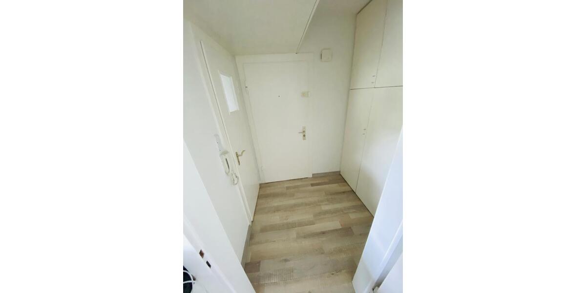 D-Zoo, möbl. 2 Zi. Whg., ruhig, ca. 40qm Wfl. + Keller (1.550EUR warm inkl. Strom + I-Net) - Etagenwohnung Düsseldorf Düsseltal | Angebot:27017831