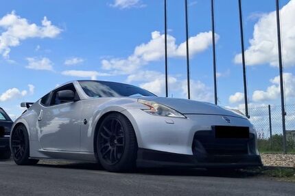 Nissan 370Z 141.000 km 22.500 € Köln 50827