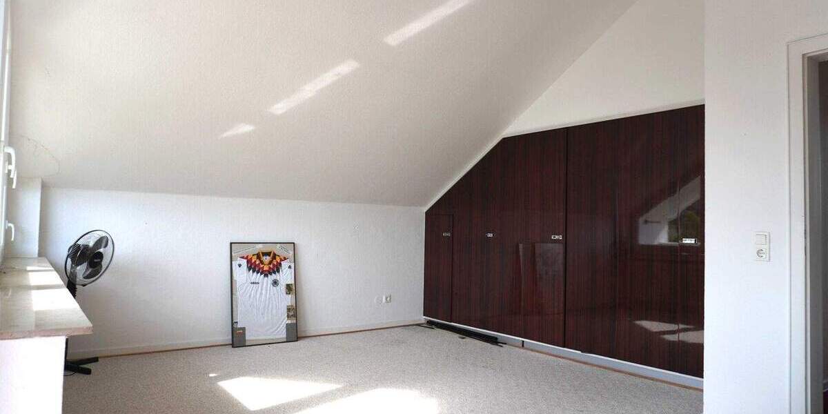 Sonne bis zum Abend auf der Terrasse - viel Platz zum Leben & neue Hybridheizung in Lev. - Opladen! 5 zimmer