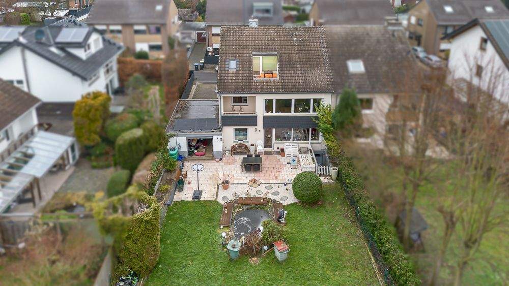 Solides 3-Familienhaus in ruhiger Lage von Pulheim - im südlichen Bereich von Stommeln 8 zimmer