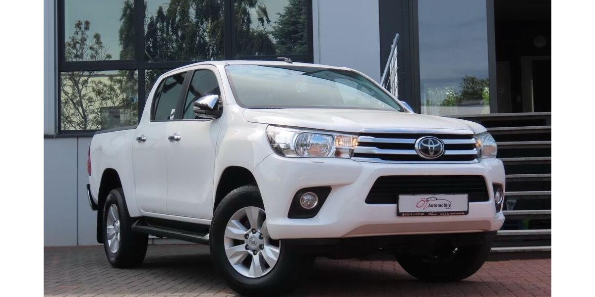 Toyota Hilux 228.800 km 23.900 &euro; Neuss 41469