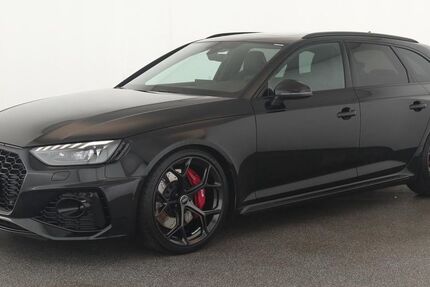 Audi RS4 7.800 km 86.384 € Neuss 41460
