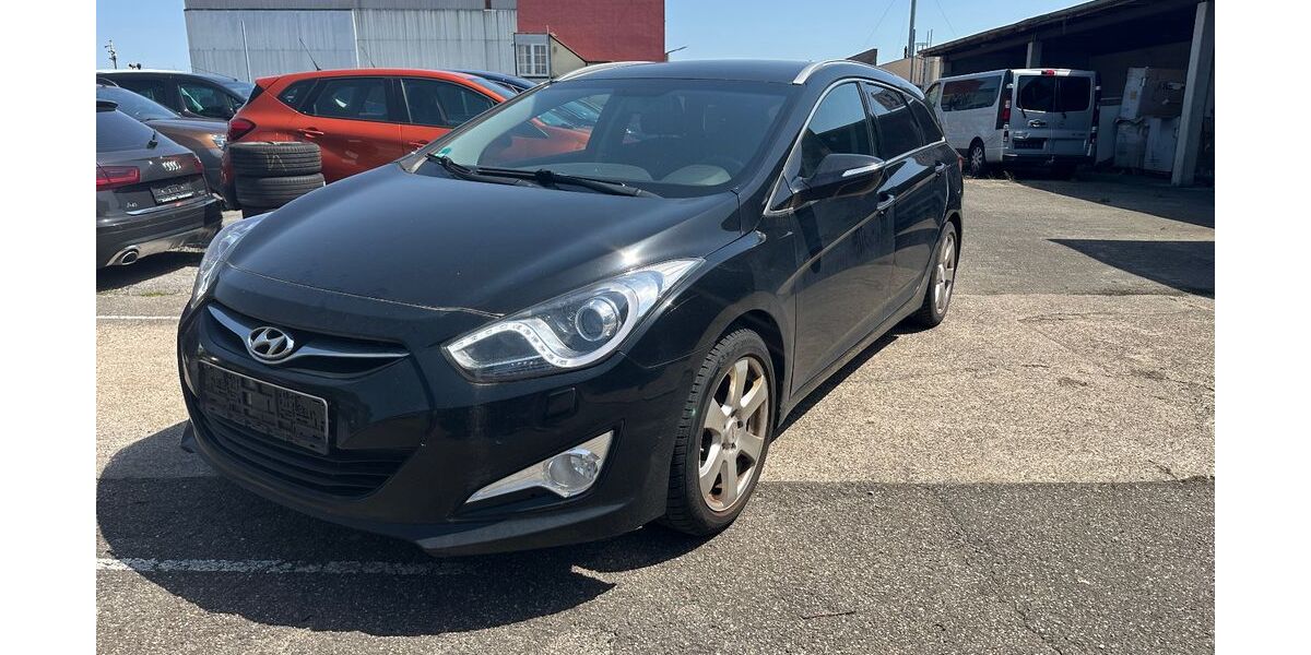Hyundai i40 268.000 km 4.450 &euro; Neuss 41469