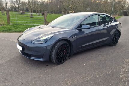 Tesla Model 3 66.000 km 29.800 &euro; Neuss 41472