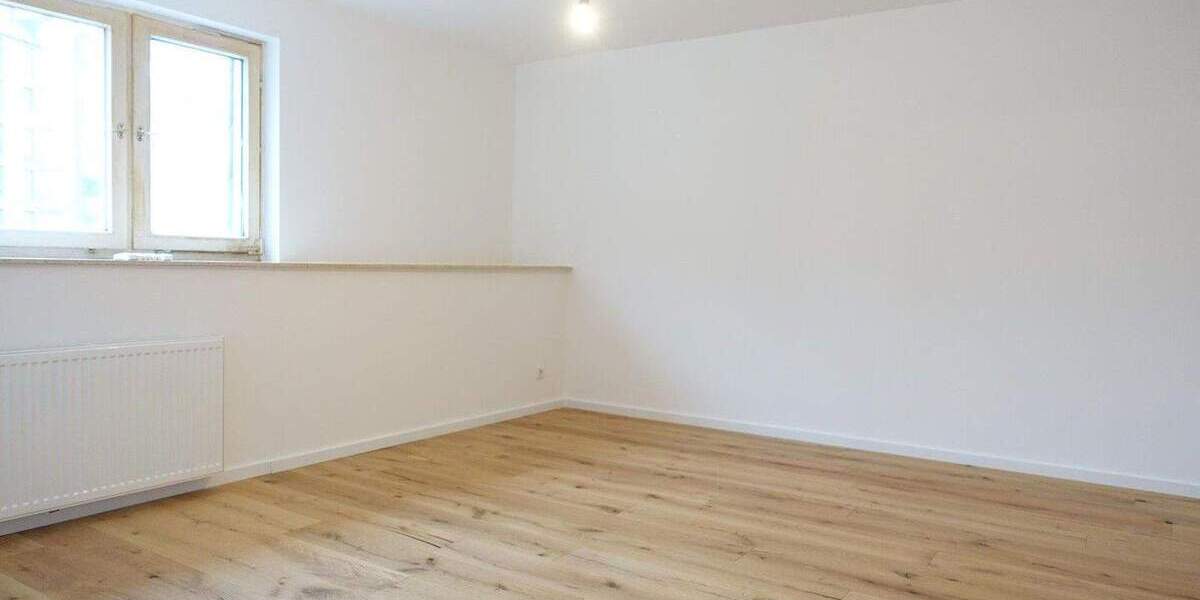 Umfassend sanierte 2-Zimmer-Stadtwohnung in zentraler Lage - mit Tiefgaragenstellplatz 2 zimmer