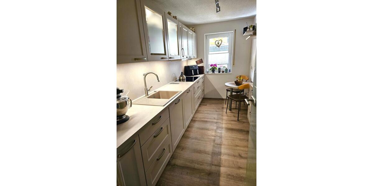 Etagenwohnung Niederkassel - 4 Zimmer, 80 m&sup2;, 359.000&euro; | Angebot:25442267