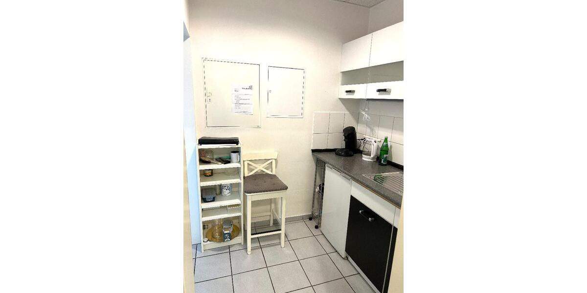 Vielseitig nutzbare Büro-Praxiseinheit in zentraler Lage von Leverkusen-Schlebusch! zimmer