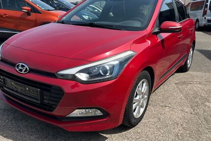Hyundai i20 77.000 km 8.990 &euro; Neuss 41469