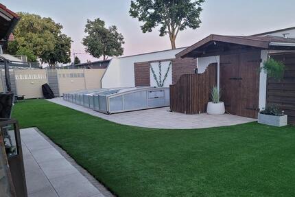 Einfamilienhaus mit Garten, Pool & 3 Garagen in Mettenheim