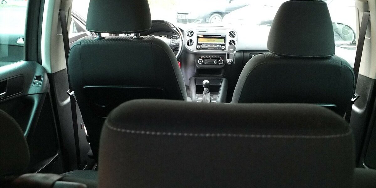 VW Tiguan TEAM orig.ATM ca 52 tkm XENON AHK PARKPILOT 112.432 km 10.450 &euro; Köln 50858