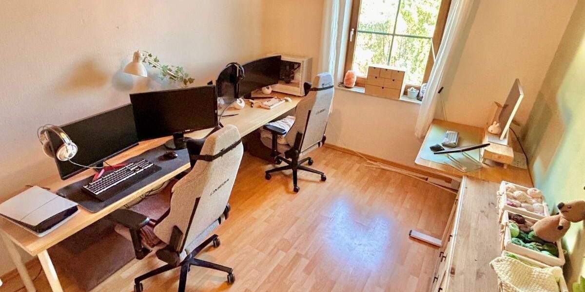 schönes, ruhiges und zentral gelegenes Einfamilienhaus mit zwei Garagen zu verkaufen 1 zimmer