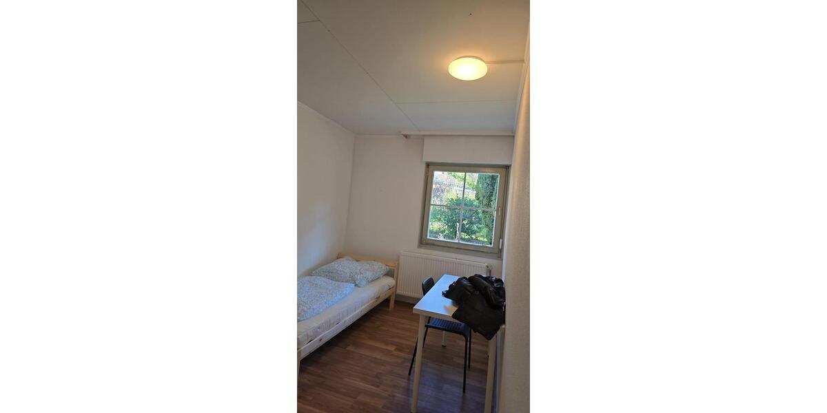 Große Monteurunterkunft – 13 Zimmer – 13 zimmer