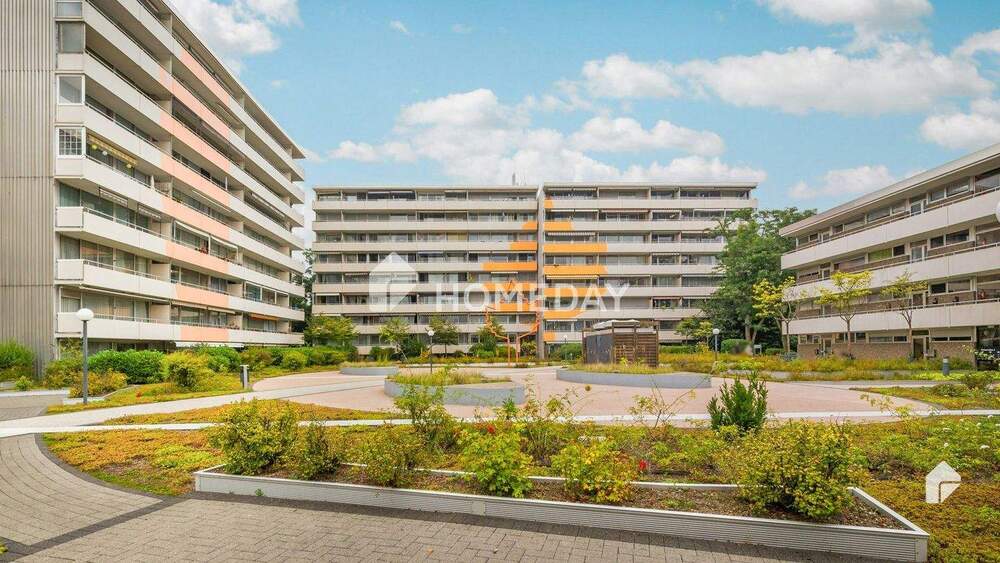 Geräumige 3-Zimmer-Wohnung im Hochparterre mit Loggia und Einbauküche 3 zimmer