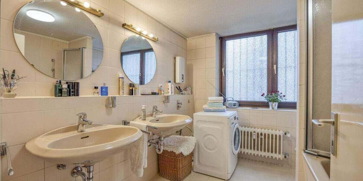 Etagenwohnung Düsseldorf Derendorf - 3 Zimmer, 90 m&sup2;, 329.000&euro; | Angebot:25096312