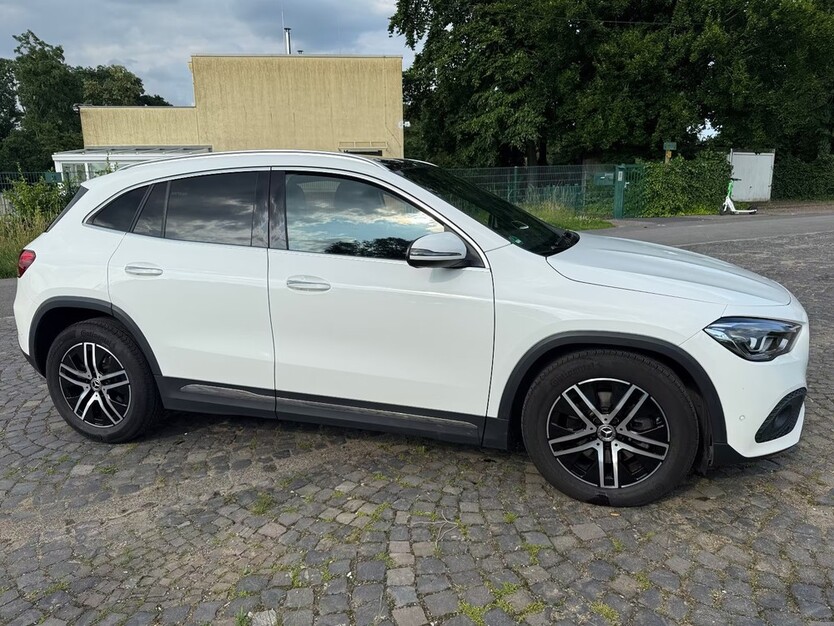 Mercedes-Benz GLA-Klasse 77.000 km 34.600 € Köln 50667