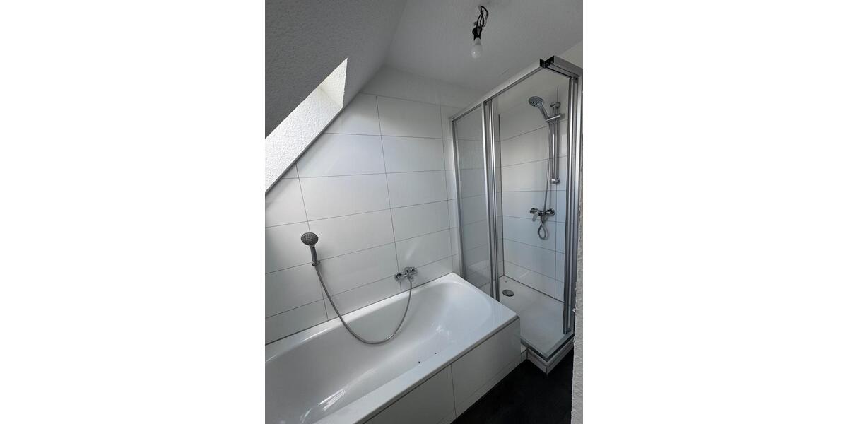 Dachgeschoßwohnung Solingen Central - 2 Zimmer, 65 m&sup2;, 890&euro; | Angebot:27625775