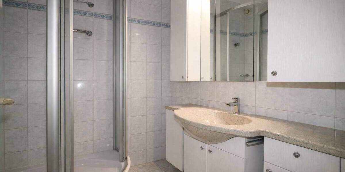 Etagenwohnung Neuss Stadionviertel - 3 Zimmer, 78 m&sup2;, 275.000&euro; | Angebot:25211890