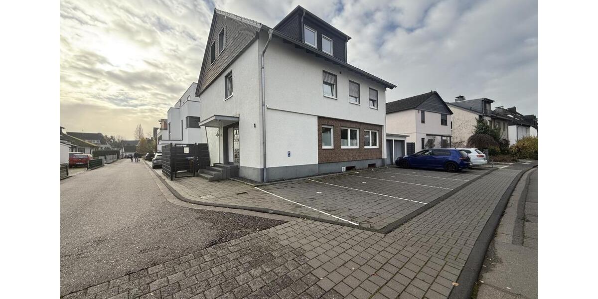 Geräumige 3 Zimmer Wohnung mit Balkon in Refrath 3 zimmer