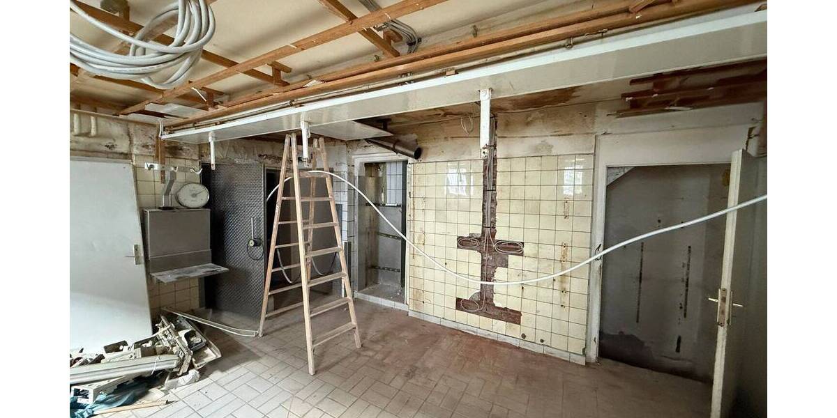 Ladenlokal auf der Brühler Straße - ehem. Metzgerei, ideal für Imbiss oder andere Konzepte 3 zimmer