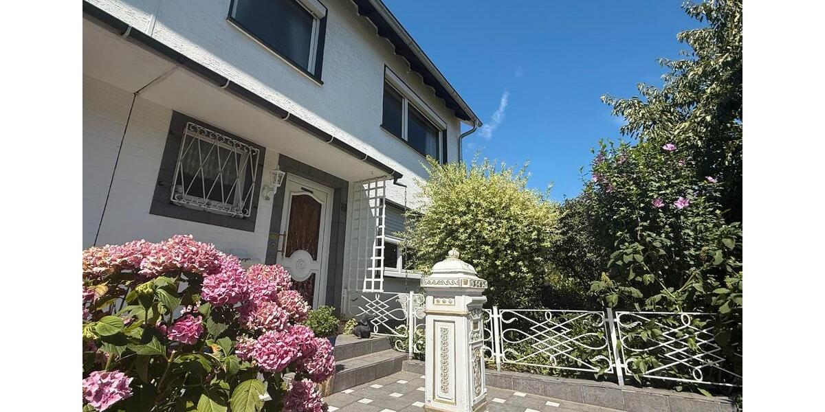 Reihenhaus Niederkassel - 5.5 Zimmer, 135 m&sup2;, 430.000&euro; | Angebot:27094947